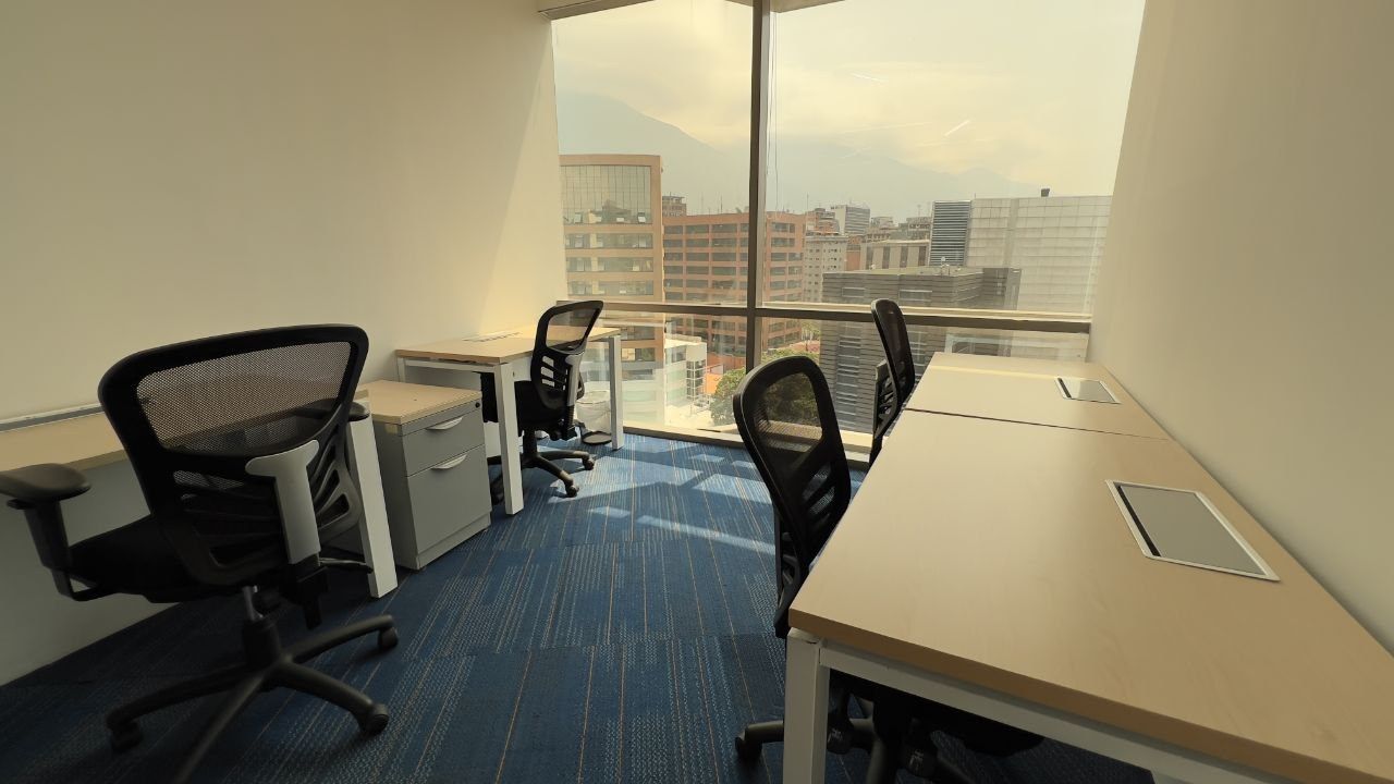 Oficina privada para equipo en Spatium Caracas