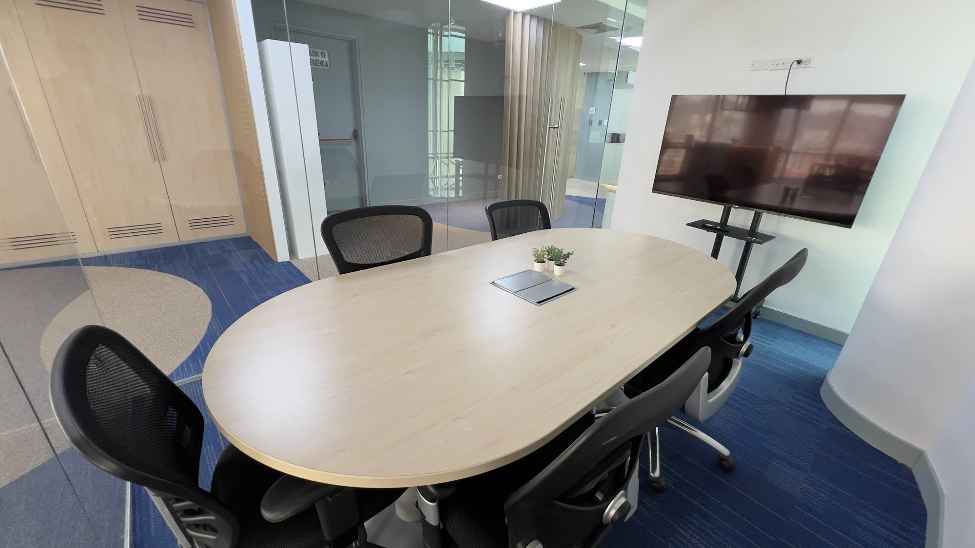Sala de reuniones en Spatium Caracas